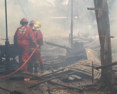 Musibah Kebakaran di Rumbai Pesisir, 6 Unit Rumah Panggung Ludes